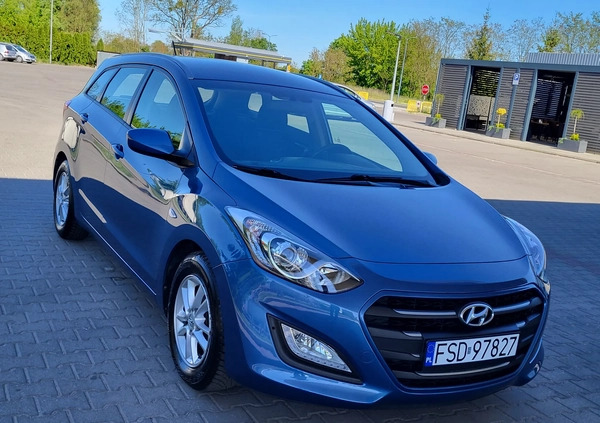 Hyundai I30 cena 39999 przebieg: 74338, rok produkcji 2015 z Drezdenko małe 781
